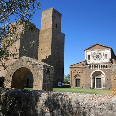 Locanda Di Mirandolina Tuscania Extérieur photo