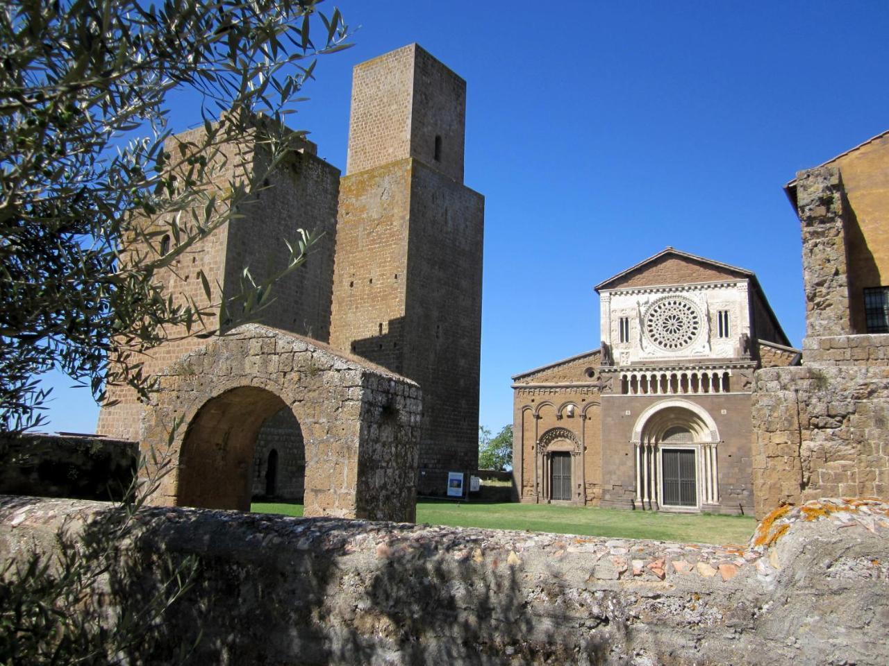 Locanda Di Mirandolina Tuscania Extérieur photo